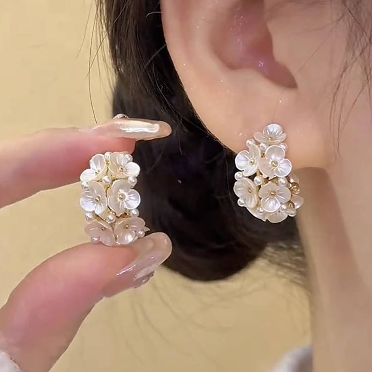Pearl petals Bloom Studs