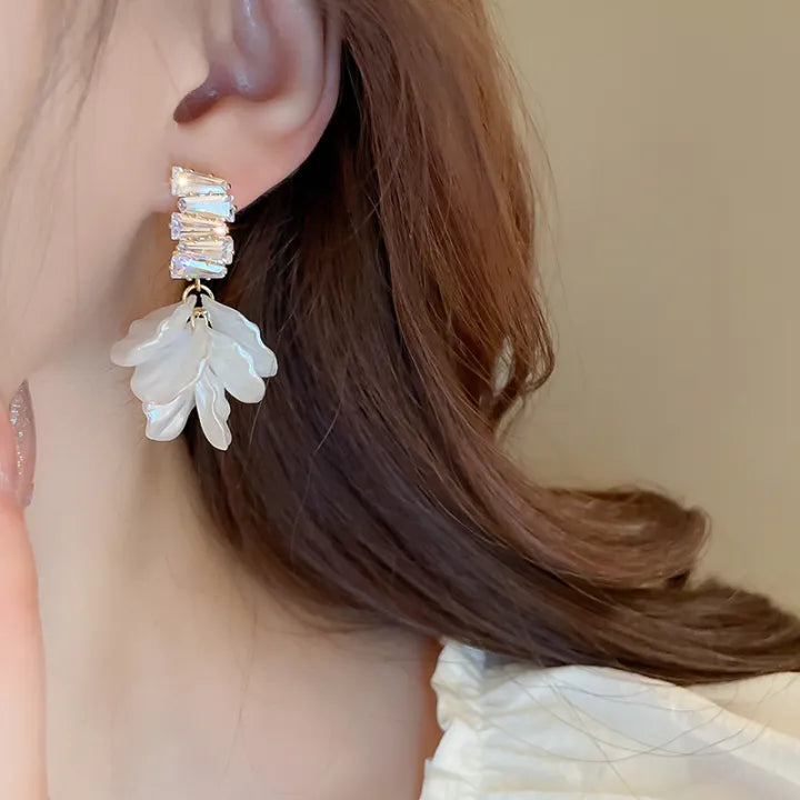 Korean White Shell Flower Drop Earrings